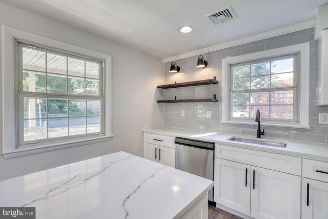 370 BEVERLY RD, Camp Hill, PA 17011