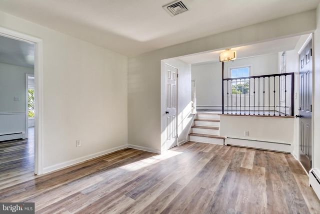 370 BEVERLY RD, Camp Hill, PA 17011