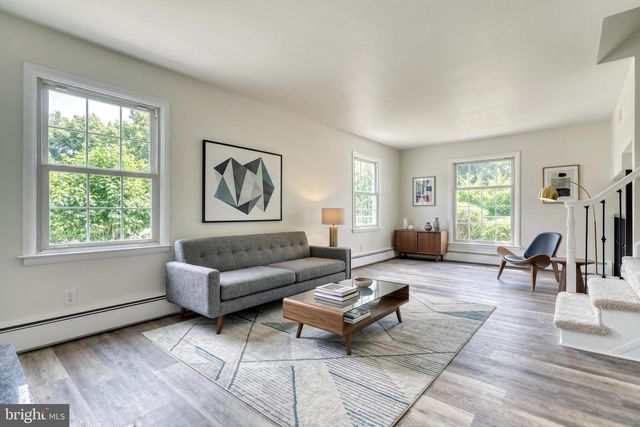 370 BEVERLY RD, Camp Hill, PA 17011