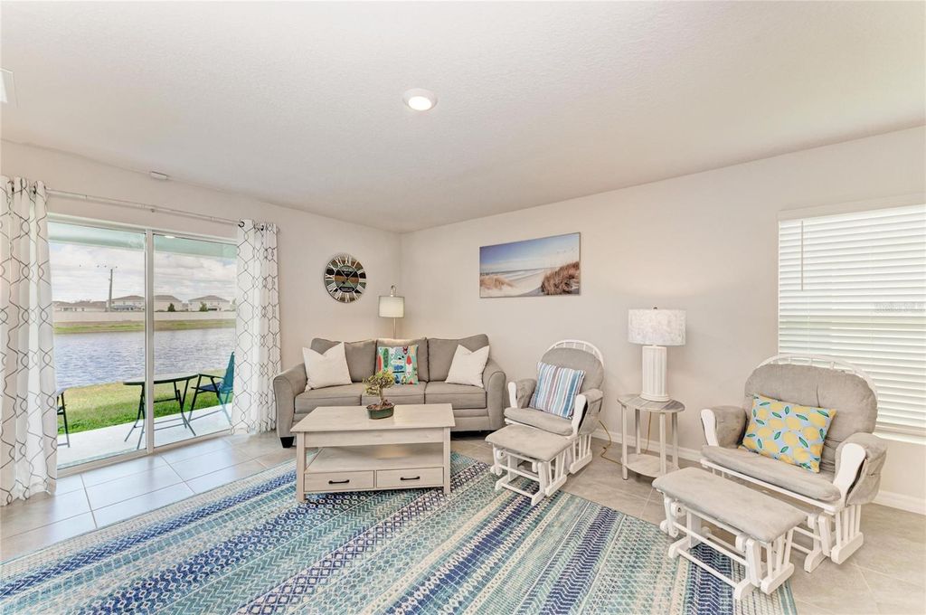 Image 12 of property listing at 3915 DIRECT GREEN PLACE, Bradenton, FL 34208