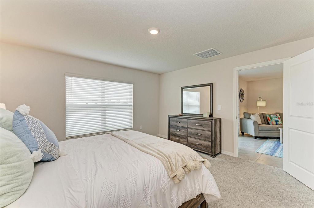 Image 16 of property listing at 3915 DIRECT GREEN PLACE, Bradenton, FL 34208