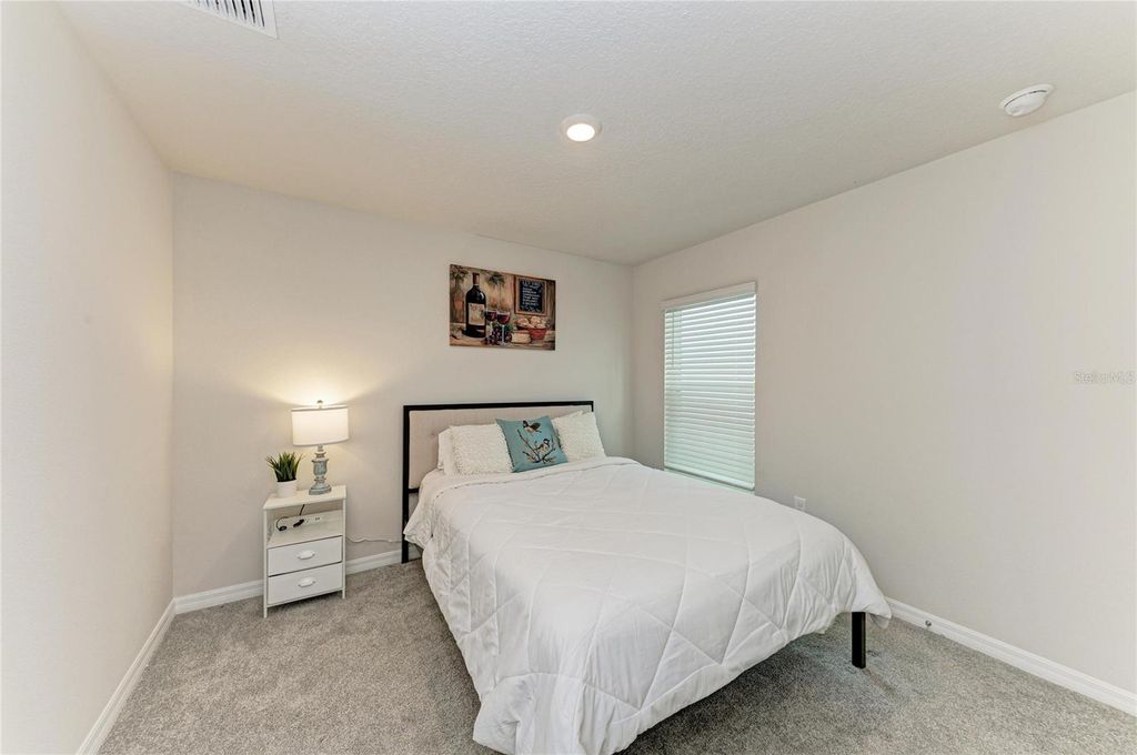 Image 18 of property listing at 3915 DIRECT GREEN PLACE, Bradenton, FL 34208