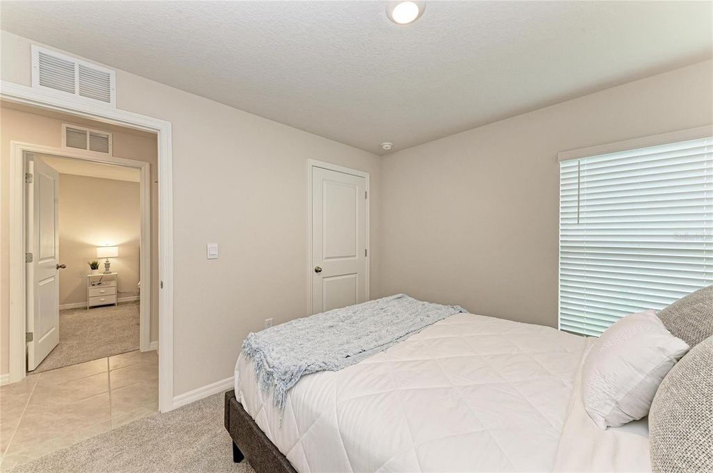Image 22 of property listing at 3915 DIRECT GREEN PLACE, Bradenton, FL 34208
