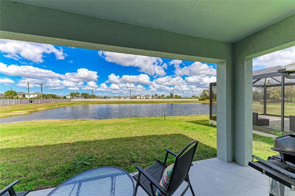 Image 24 of property listing at 3915 DIRECT GREEN PLACE, Bradenton, FL 34208