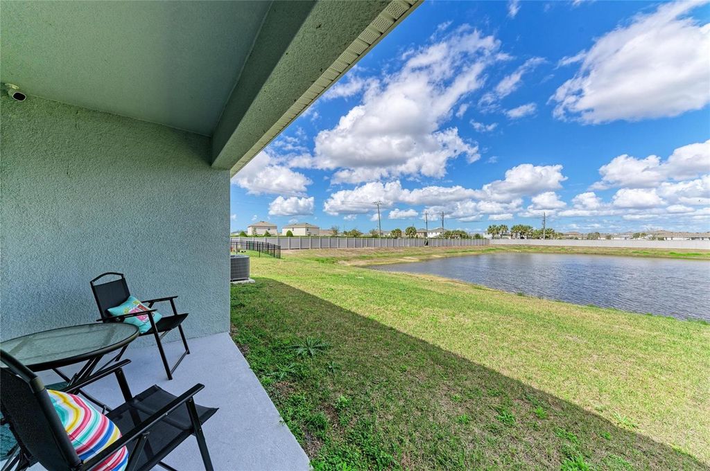 Image 25 of property listing at 3915 DIRECT GREEN PLACE, Bradenton, FL 34208