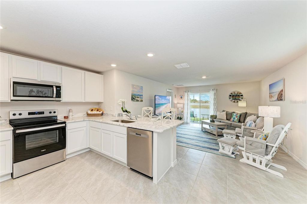 Image 6 of property listing at 3915 DIRECT GREEN PLACE, Bradenton, FL 34208