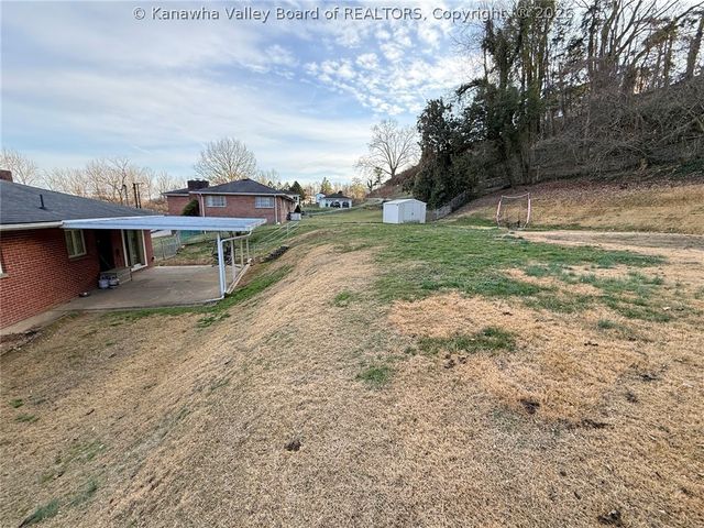 303 Knollwood Drive, Charleston, WV 25302