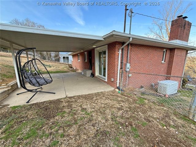 303 Knollwood Drive, Charleston, WV 25302