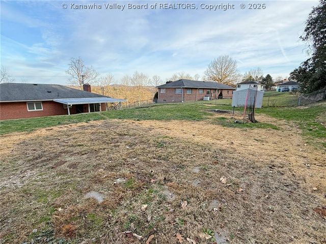 303 Knollwood Drive, Charleston, WV 25302