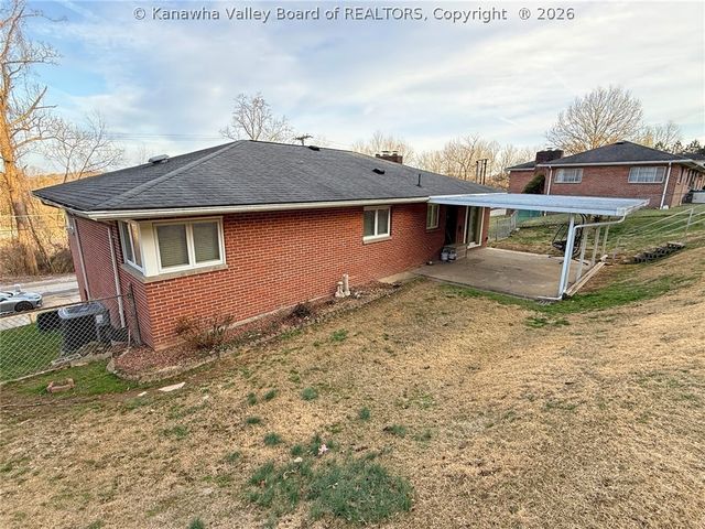 303 Knollwood Drive, Charleston, WV 25302