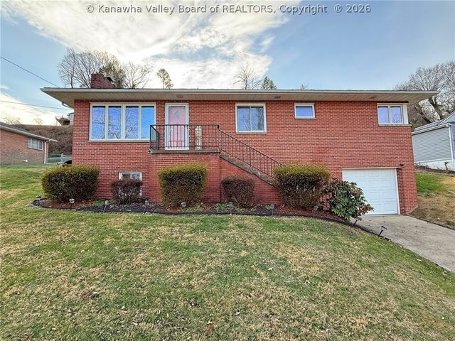 303 Knollwood Drive, Charleston, WV 25302