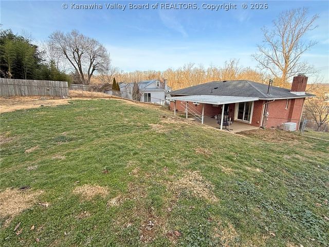 303 Knollwood Drive, Charleston, WV 25302