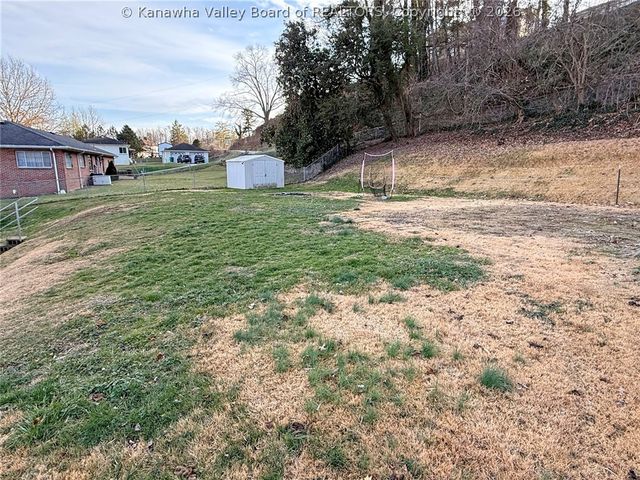 303 Knollwood Drive, Charleston, WV 25302