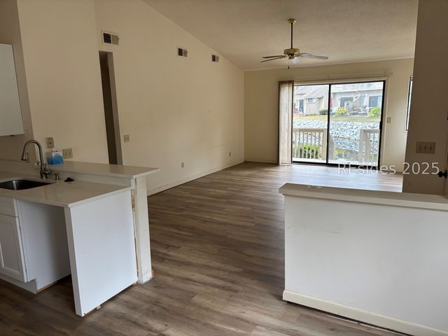 5 Gum Tree Rd Apt F20, Hilton Head Island, SC 29926