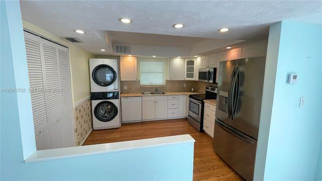 401 Lake Shore Drive 801, Lake Park, FL 33403