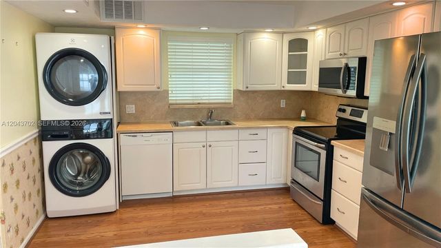 401 Lake Shore Drive 801, Lake Park, FL 33403