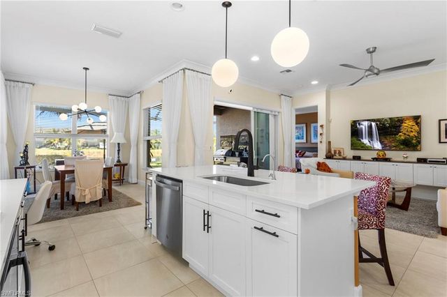 11528 Jacaranda DR, Naples, FL 34120