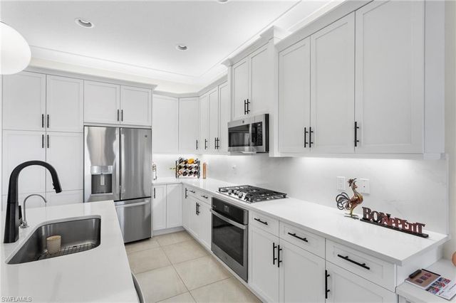 11528 Jacaranda DR, Naples, FL 34120