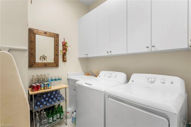 11528 Jacaranda DR, Naples, FL 34120