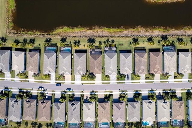 11528 Jacaranda DR, Naples, FL 34120