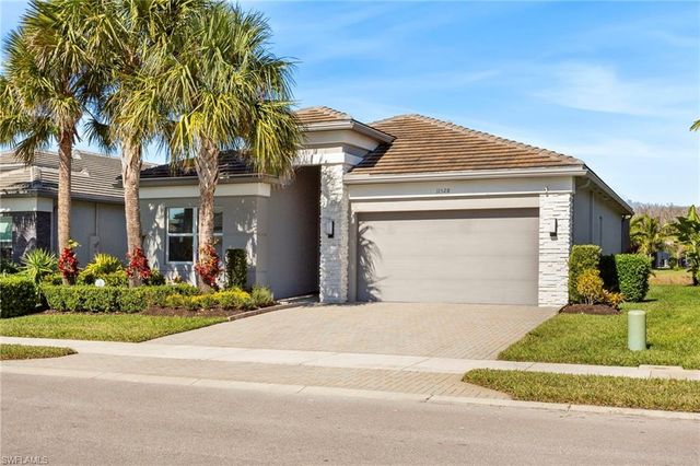 11528 Jacaranda DR, Naples, FL 34120