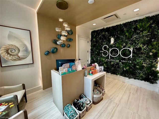 11528 Jacaranda DR, Naples, FL 34120