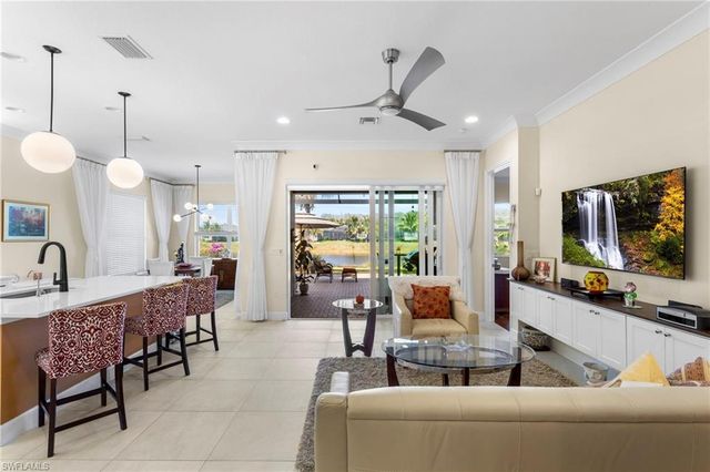 11528 Jacaranda DR, Naples, FL 34120