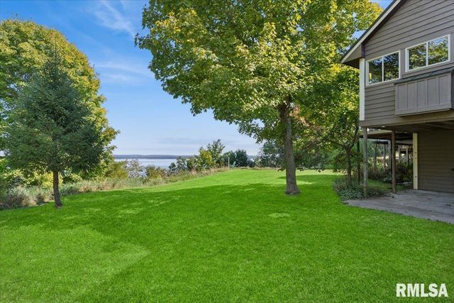 1650 468th Avenue, Clinton, IA 52732