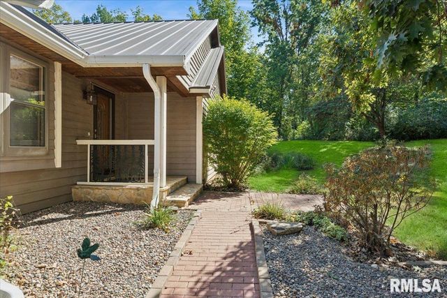 1650 468th Avenue, Clinton, IA 52732