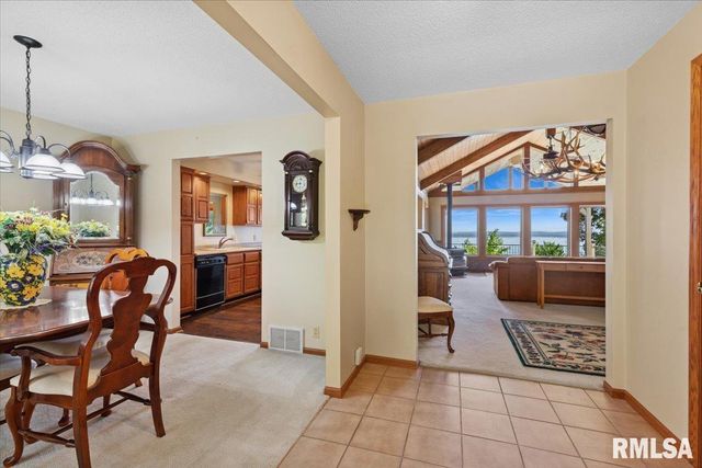 1650 468th Avenue, Clinton, IA 52732