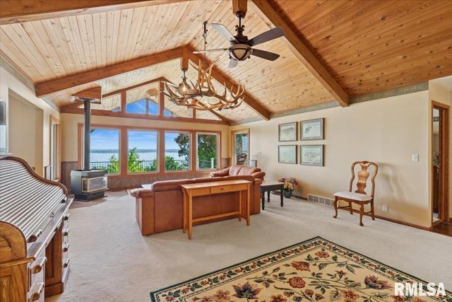 1650 468th Avenue, Clinton, IA 52732