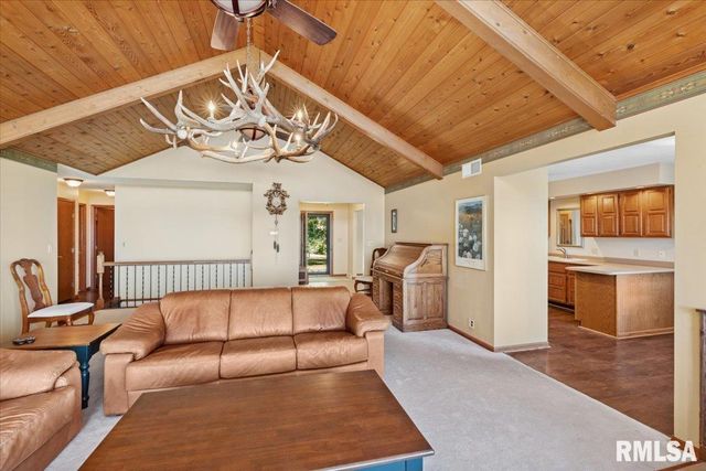 1650 468th Avenue, Clinton, IA 52732