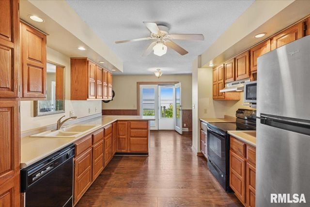 1650 468th Avenue, Clinton, IA 52732