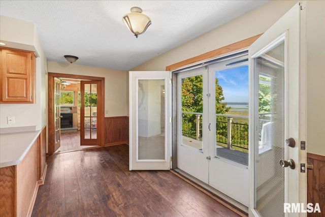 1650 468th Avenue, Clinton, IA 52732