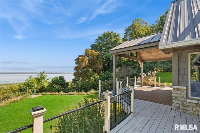 1650 468th Avenue, Clinton, IA 52732