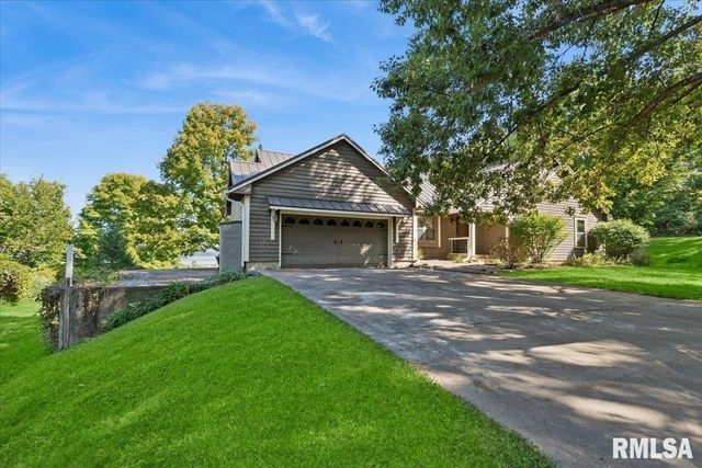 1650 468th Avenue, Clinton, IA 52732