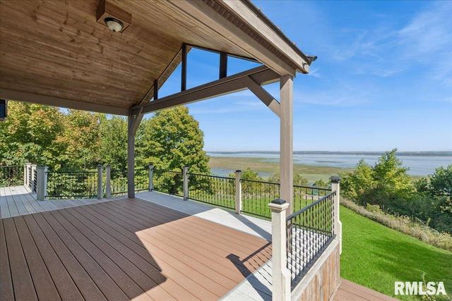 1650 468th Avenue, Clinton, IA 52732