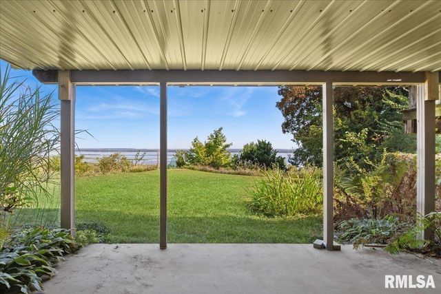 1650 468th Avenue, Clinton, IA 52732