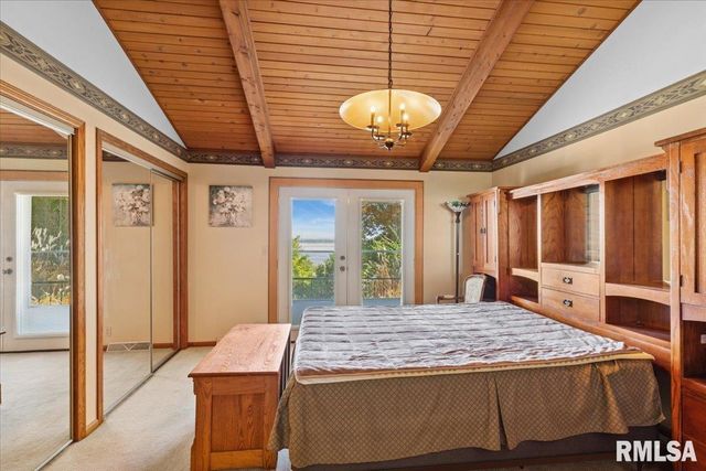 1650 468th Avenue, Clinton, IA 52732