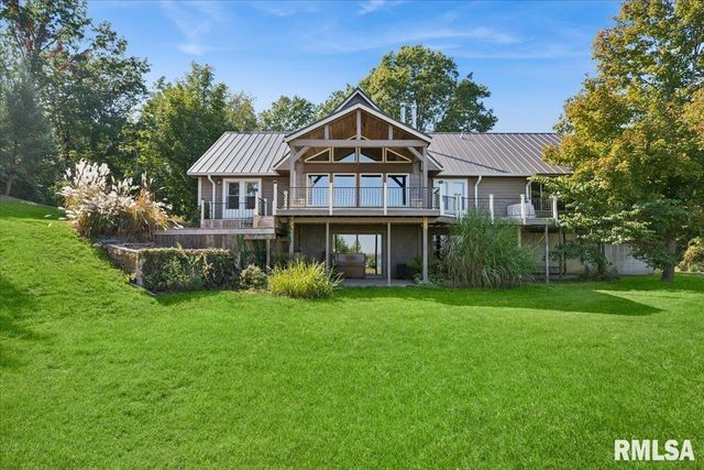 1650 468th Avenue, Clinton, IA 52732