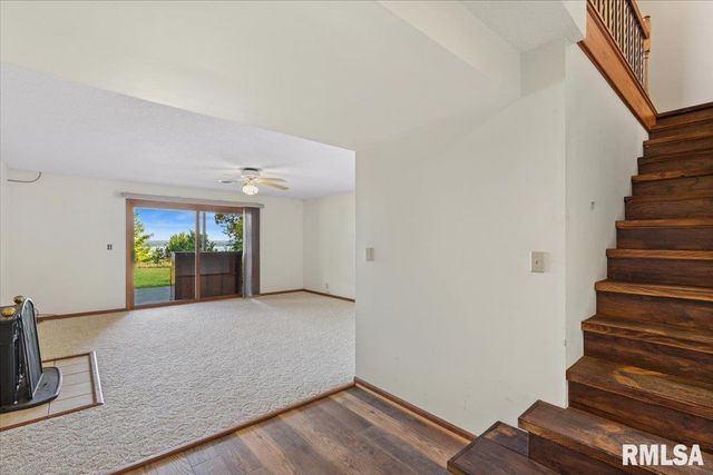 1650 468th Avenue, Clinton, IA 52732