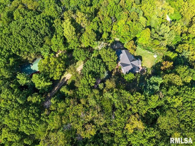 1650 468th Avenue, Clinton, IA 52732