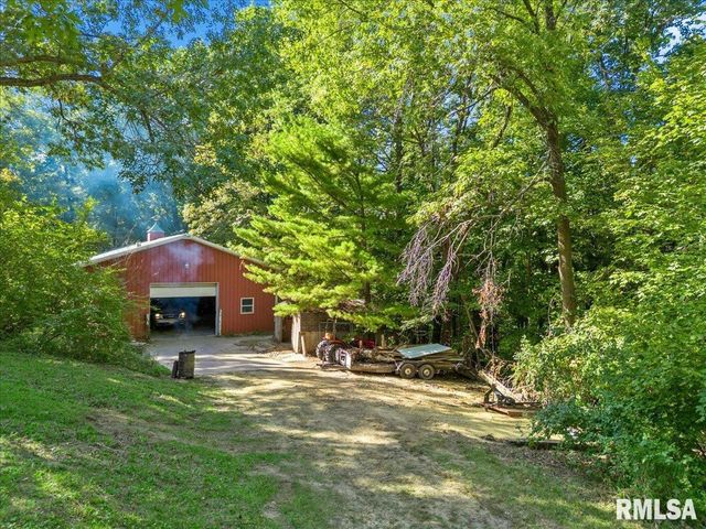 1650 468th Avenue, Clinton, IA 52732