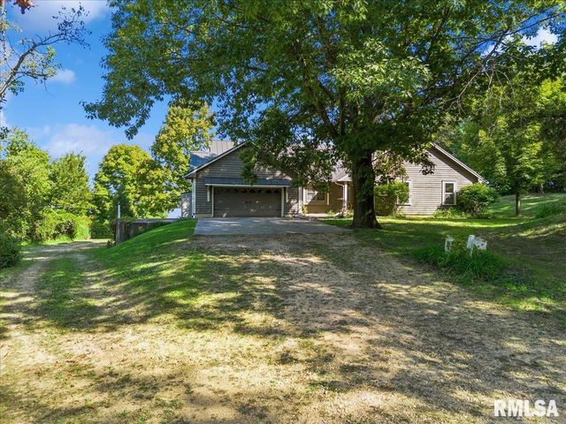 1650 468th Avenue, Clinton, IA 52732