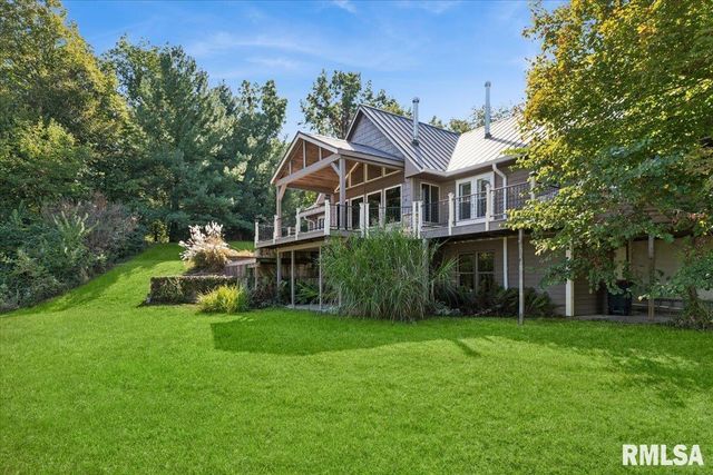 1650 468th Avenue, Clinton, IA 52732