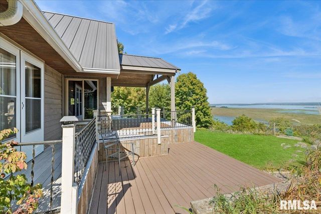 1650 468th Avenue, Clinton, IA 52732