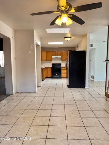 2010 Garrison Road, Las Cruces, NM 88001