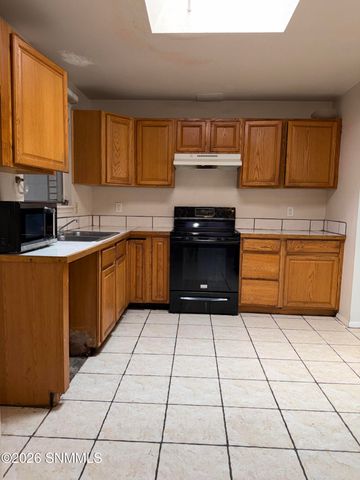 2010 Garrison Road, Las Cruces, NM 88001