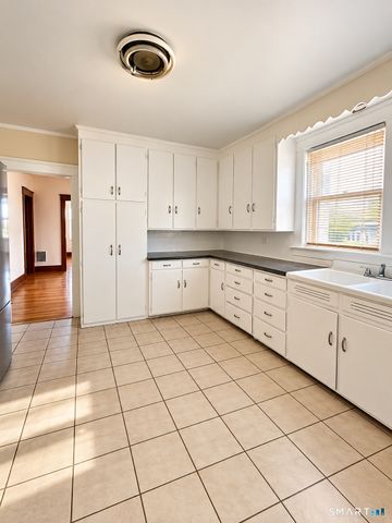 60 Gorham Avenue 1st, Hamden, CT 06514