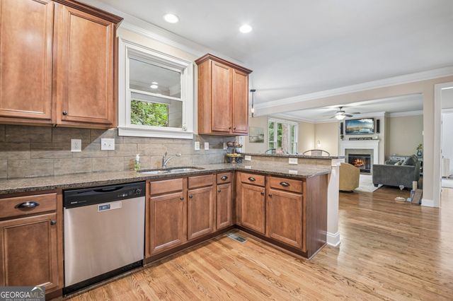 1889 Shoal Creek Boulevard, Decatur, GA 30032